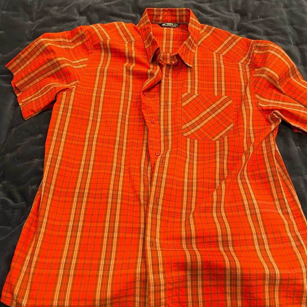 Men’s arcteryx short sleeve button down shirt